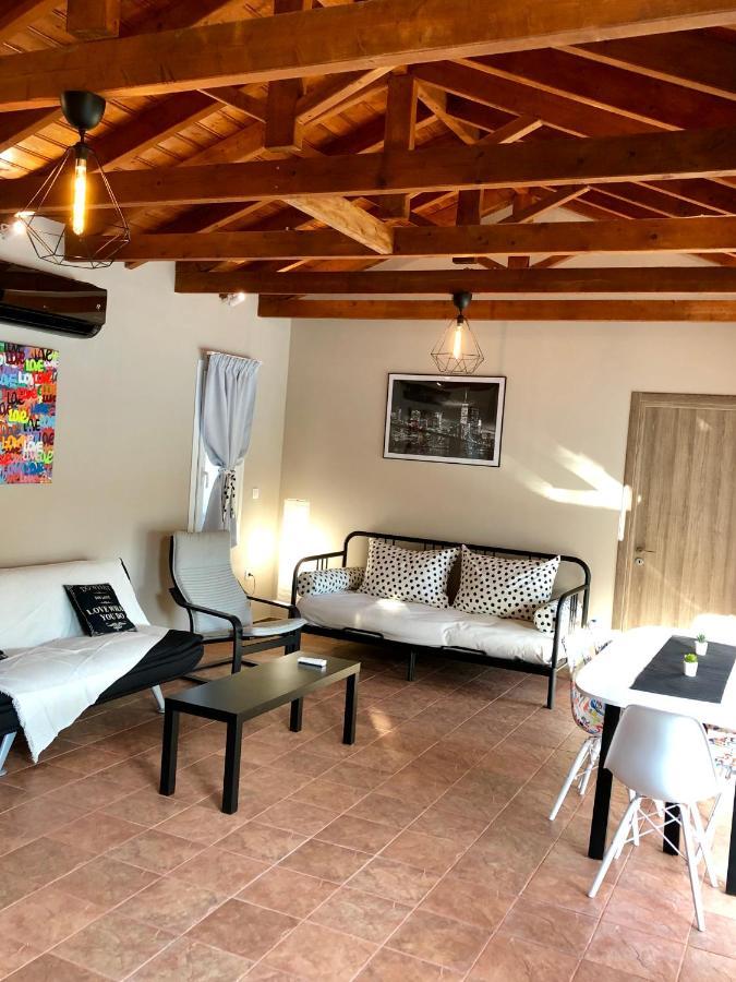 Villa Sunlit Pool House à Posidhonía Extérieur photo