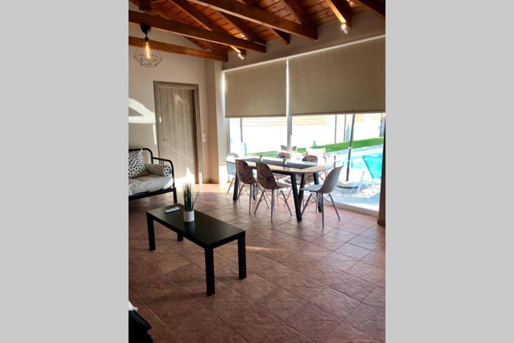 Villa Sunlit Pool House à Posidhonía Extérieur photo