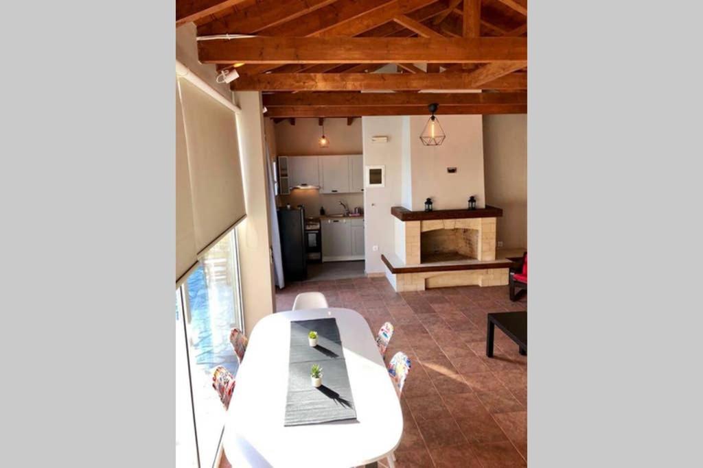 Villa Sunlit Pool House à Posidhonía Extérieur photo