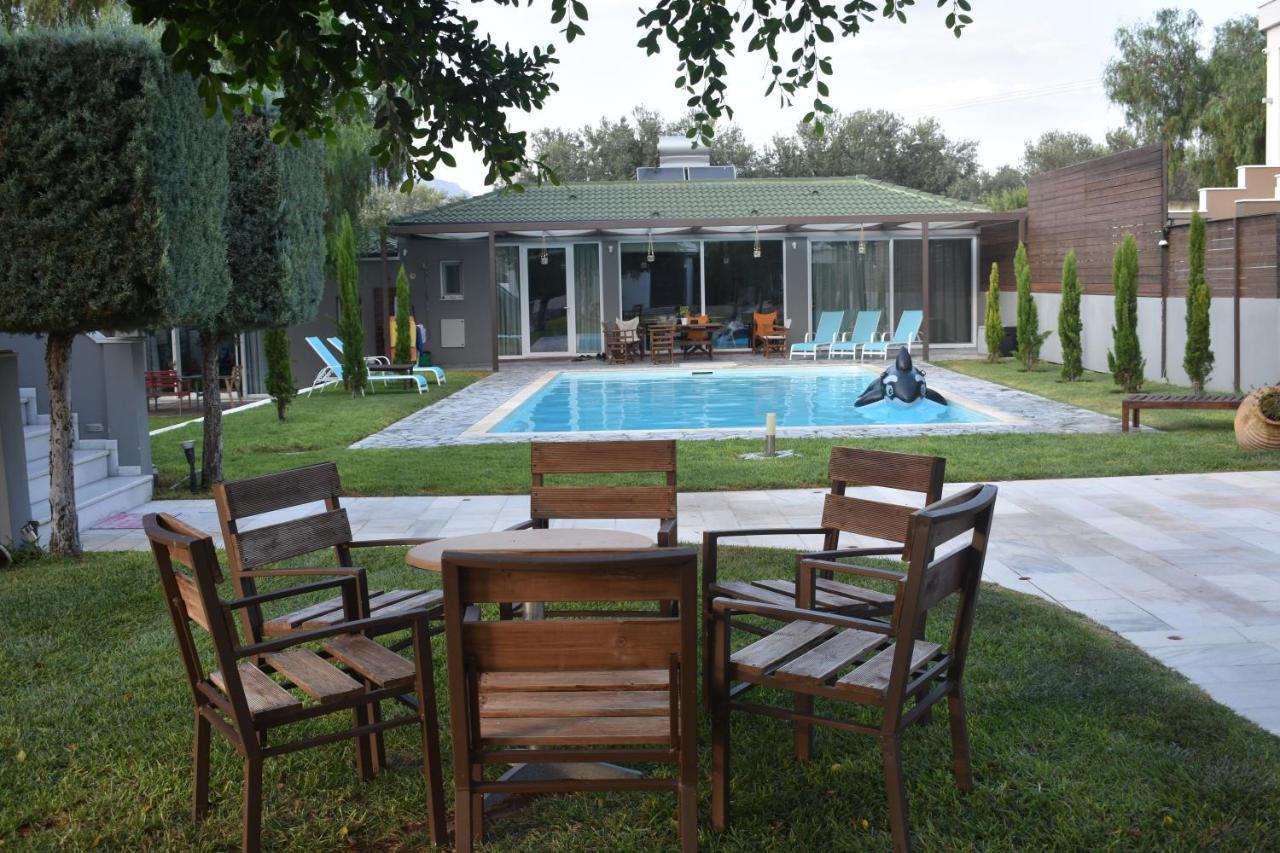 Villa Sunlit Pool House à Posidhonía Extérieur photo